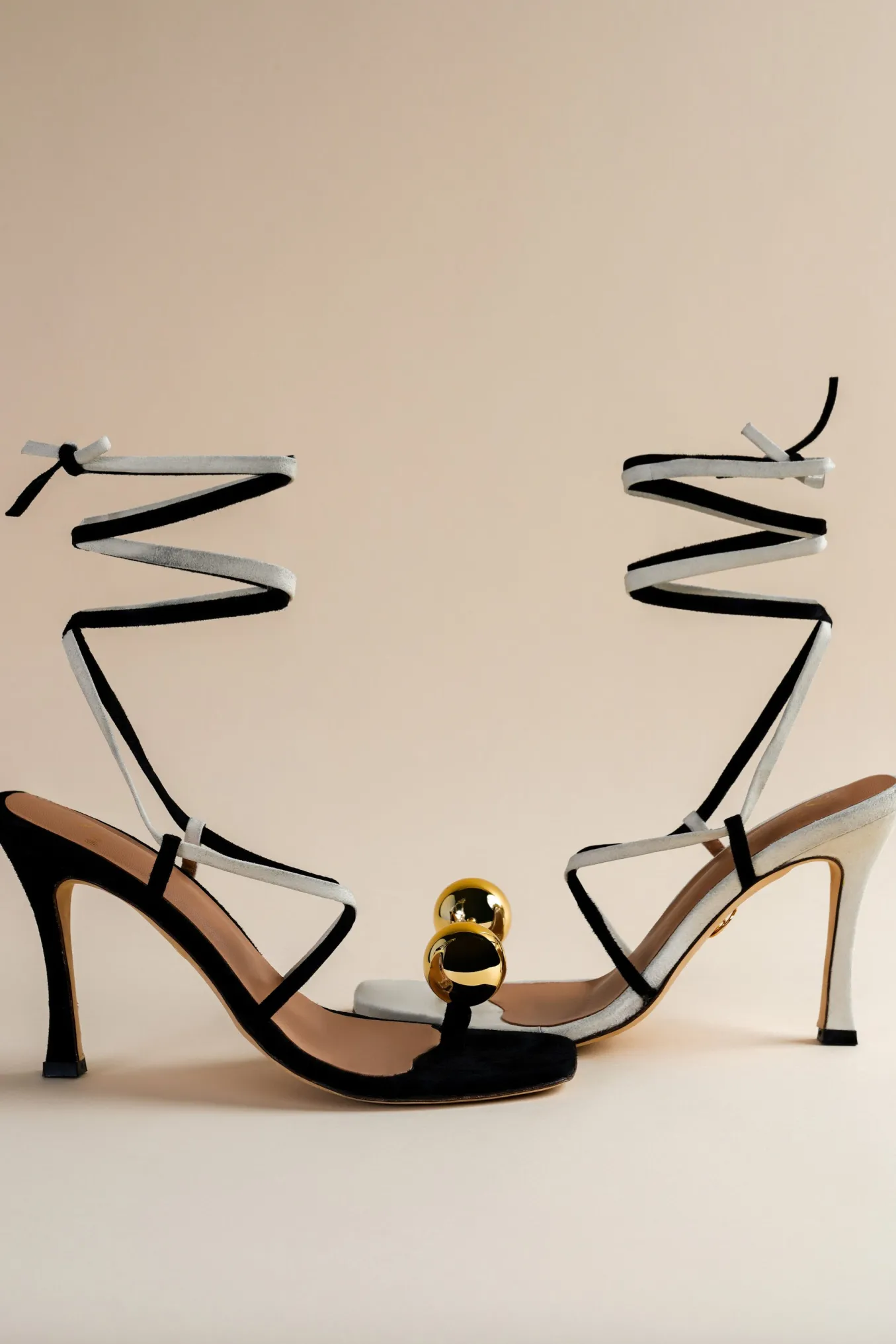 Globe Sandals In Era